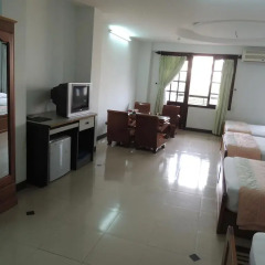 Minh Cat Hotel 2* Стандартный семейный номер с двуспальной кроватью фото 3