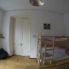 Opera Rooms&Hostel Кровать в общем номере с двухъярусной кроватью