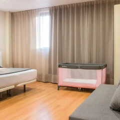 Отель Vertice Roomspace Madrid 3* Стандартный семейный номер с различными типами кроватей