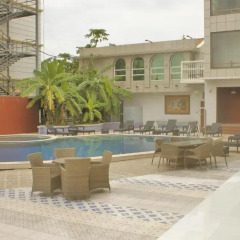 Sun Shine Hotel бассейн