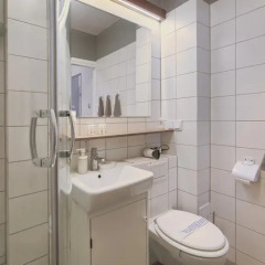 Отель Chopin Apartment Warsaw - Old Town Польша, Варшава - отзывы, цены и фото номеров - забронировать отель Chopin Apartment Warsaw - Old Town онлайн ванная