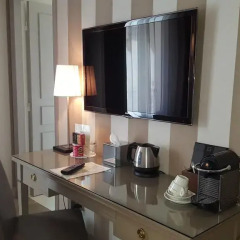Отель Hôtel Saint Cyr Etoile 3* Номер Делюкс с различными типами кроватей фото 4