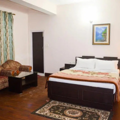 Отель FabHotel Red Cherry Residency M.G Marg комната для гостей фото 4