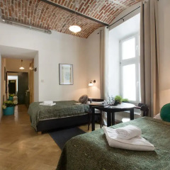 Апартаменты Antique Apartments - Plac Szczepanski Студия с различными типами кроватей фото 9
