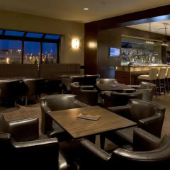 Отель Delta Hotels by Marriott Calgary Airport In-Terminal Канада, Калгари - отзывы, цены и фото номеров - забронировать отель Delta Hotels by Marriott Calgary Airport In-Terminal онлайн гостиничный бар