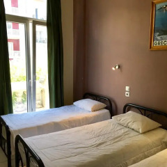 Hotel Kastoria Стандартный номер с двуспальной кроватью (общая ванная комната)