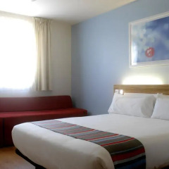 Отель Travelodge Madrid Alcalá Стандартный номер фото 2