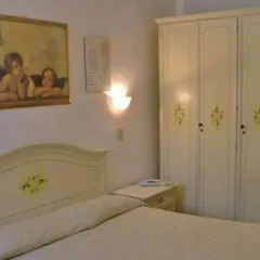 Hotel Airone 2* Стандартный номер с двуспальной кроватью (общая ванная комната) фото 3