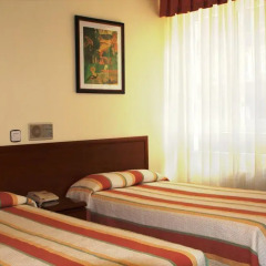 Отель Hostal San Glorio 2* Стандартный номер с 2 отдельными кроватями