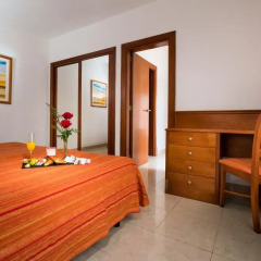 Отель Aparthotel Broncemar Beach в номере