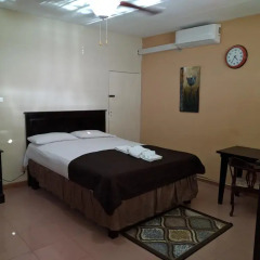 Отель Rockhampton Retreat Guest House 3* Люкс повышенной комфортности с различными типами кроватей фото 16
