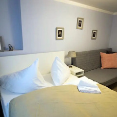 Отель Under The Charles Bridge 3bdr Loft Прага сейф в номере