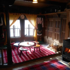 Отель Sunbeam Holiday Home Сливен развлечения