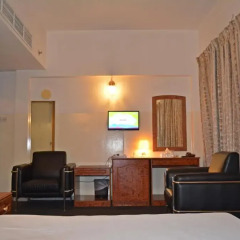 Queen's Hotel 2* Стандартный номер с различными типами кроватей фото 2