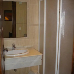 Отель Hostal Ayestaran II Стандартный номер с двуспальной кроватью фото 18