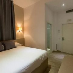 Отель Hostalin Barcelona Pg. de Gràcia 3* Стандартный номер с двуспальной кроватью фото 19