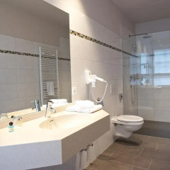 Hotel Garni Erber Исманинг ванная фото 2