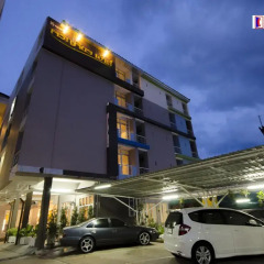 Отель Charoenchit House парковка