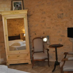 Отель Château de Bessas Gîtes Стандартный номер с двуспальной кроватью фото 2