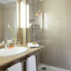 Отель NH Collection Berlin Mitte Am Checkpoint Charlie 4* Стандартный номер с разными типами кроватей фото 13