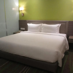 Cosmo Hotel Kuala Lumpur Улучшенный номер разные типы кроватей фото 3