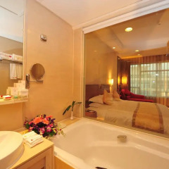 Отель Ramada Plaza Guangzhou 3* Номер Делюкс с различными типами кроватей фото 2