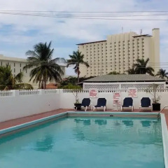 Village Hotel бассейн фото 3