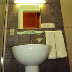 Hotel Sherlock 3* Стандартный номер с 2 отдельными кроватями фото 9