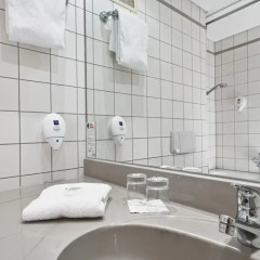 Отель Wyndham Garden Dresden 4* Стандартный номер с двуспальной кроватью фото 5