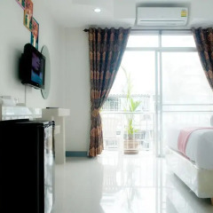 Отель Pattaya Noble Place 1 Паттайя комната для гостей фото 3