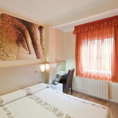 Отель Hostal Barcelona Стандартный номер фото 14