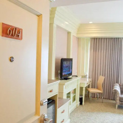 Отель Kingston Suites Bangkok 4* Улучшенный номер с различными типами кроватей фото 6