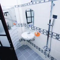 Отель Sake Homestay Улучшенный номер с различными типами кроватей фото 4