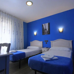Отель Hostal Regio Номер категории Эконом с различными типами кроватей фото 7