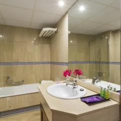 Ayre Hotel Córdoba 4* Стандартный номер с различными типами кроватей фото 4