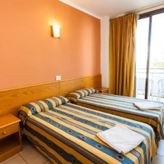 Отель Apartamentos Tramuntana Апартаменты с различными типами кроватей фото 7