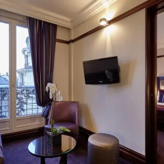 Отель Hôtel Pont Royal 5* Улучшенный номер с различными типами кроватей фото 3
