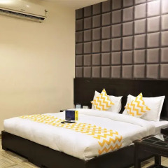 Отель FabHotel Aksh Palace Golf Course Road 3* Номер Делюкс с различными типами кроватей фото 10