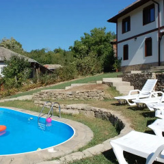 Отель House Maya Боженци бассейн