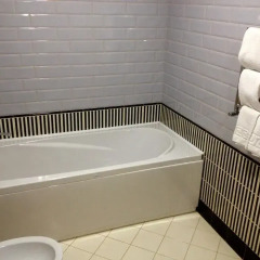Hotel Ekvator Ирпень ванная