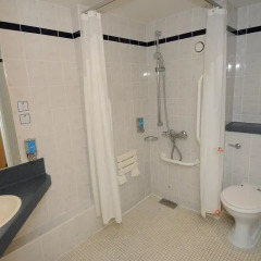 Отель Holiday Inn Express Glasgow Airport 3* Стандартный номер фото 19