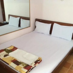 Отель My Hoa Guest House Стандартный номер с двуспальной кроватью фото 4