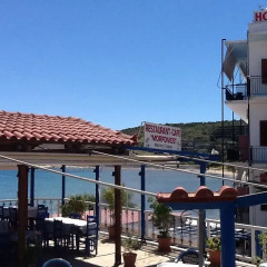 Oasis Hotel бассейн