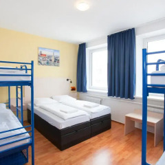 Отель A&O Berlin Friedrichshain 2* Кровать в общем номере с двухъярусной кроватью фото 2