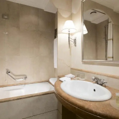 Отель Courtyard Rome Central Park ванная