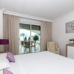 Отель Coral Beach Aparthotel 4* Улучшенные апартаменты с различными типами кроватей