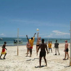 Отель Bamburi Beach Бамбури спортивное сооружение