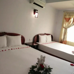 Hue Valentine Hotel 2* Стандартный семейный номер с двуспальной кроватью