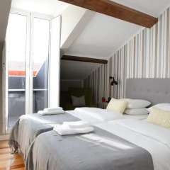 Отель Flores Guest House 4* Стандартный номер с двуспальной кроватью фото 24