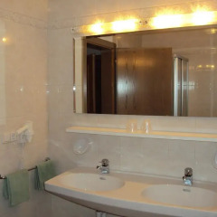 Отель Residence Krone Сцена ванная